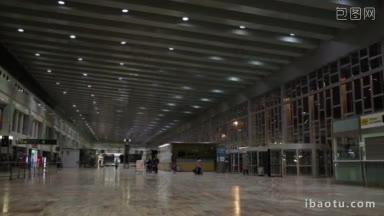 机场大厅接待旅客